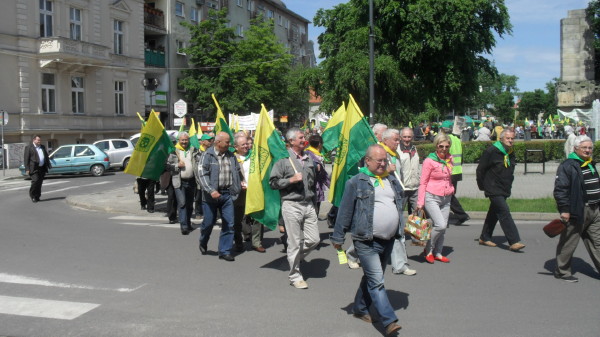 Protest dziaĹkowcĂłw w Zielonej GĂłrze