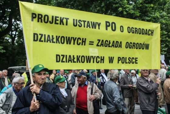 Protest dziaĹkowcĂłw przed KancelariÄ Prezesa Rady MinistrĂłw